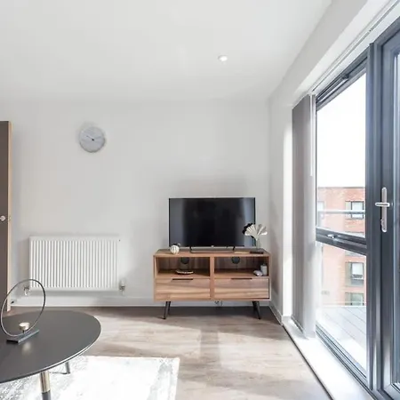 Stayzeni, Ouse Court Smart 1 Bed 아파트 *